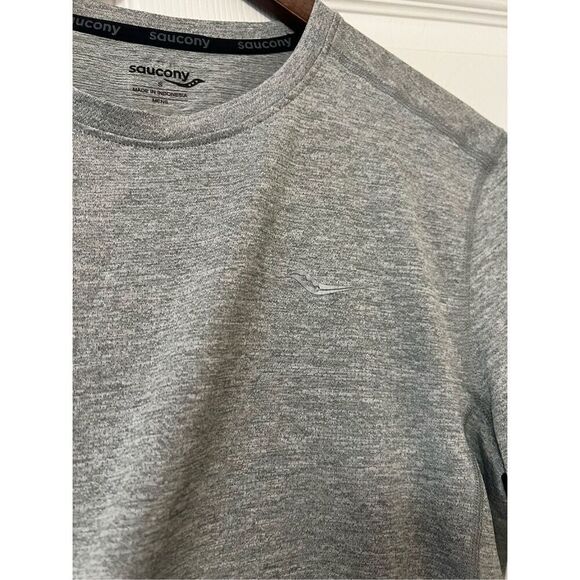 SAUCONY SHORT SLEEVE ATHLETIC T-SHIRT - Picture 2 of 14